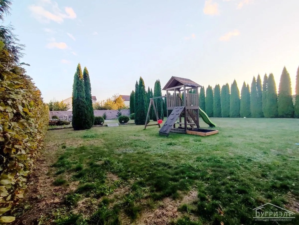 Игровая площадка на придомовой территории.