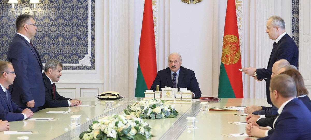 Александр Лукашенко во время назначения Валентина Зайчука в Брестский облисполком. 18 июня 2021 года