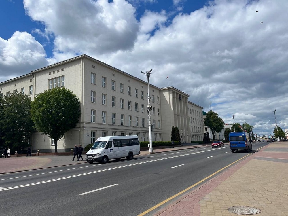 Брестский облисполком, вид с площади Ленина