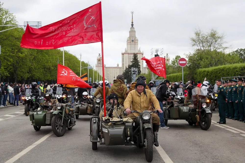 «Ночные волки» выезжают из Москвы 26 апреля 2025 года. Фото: BILD