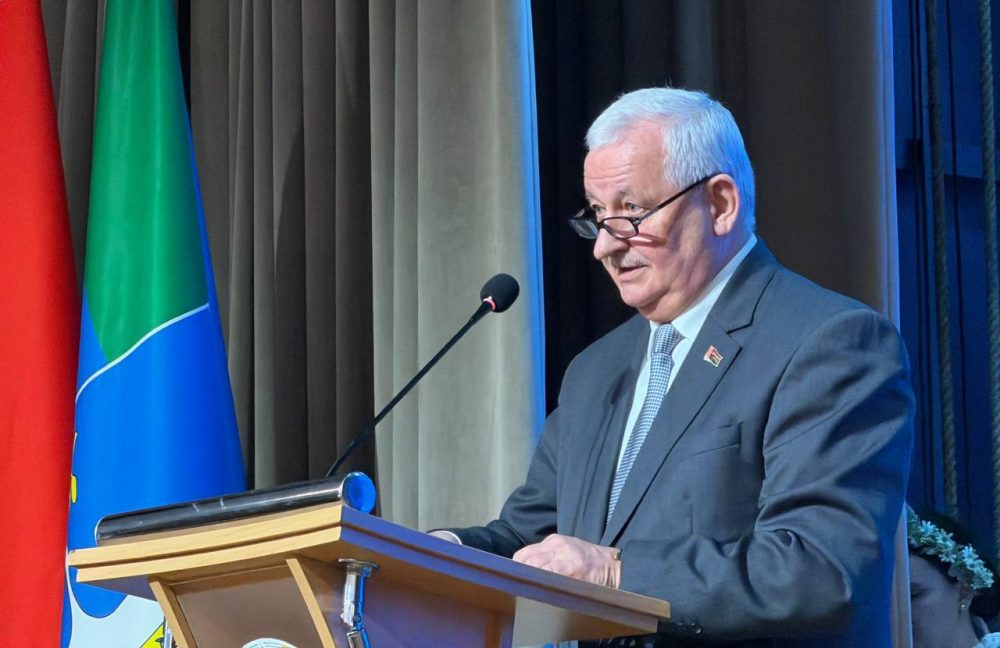 Петр Пархомчик на внеочередной сессии райсовета депутатов в Столине