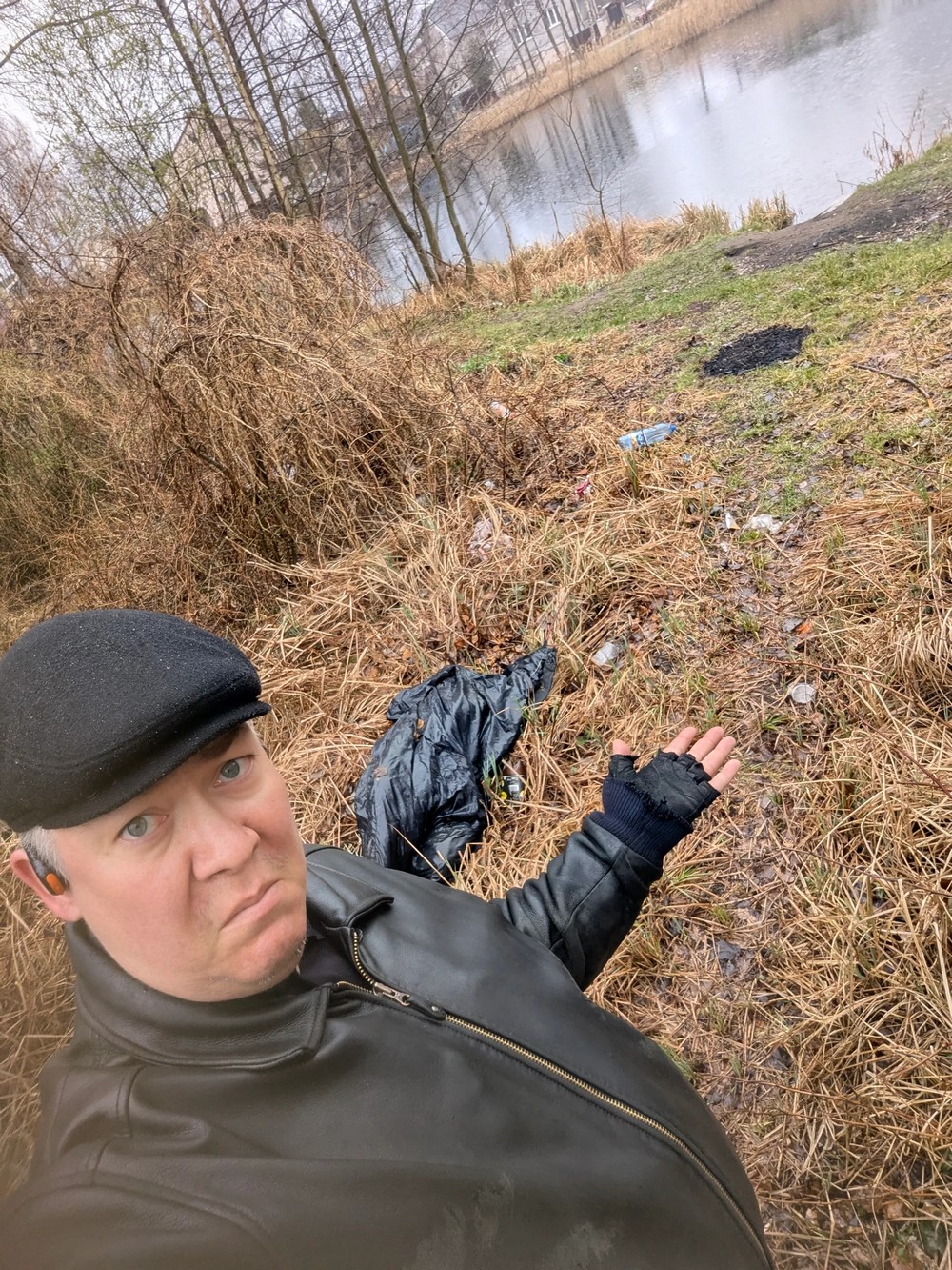 Брестчанин Павел и мусор, который он собирает. Фото из его Threads