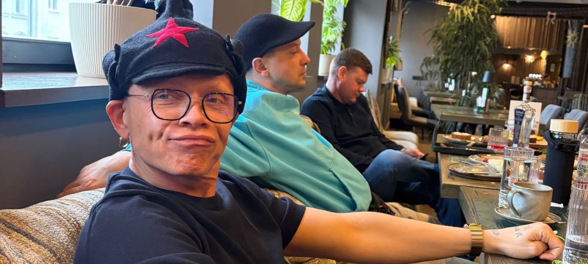 Российский актер и продюсер Сергей Ремезов в кафе Бреста