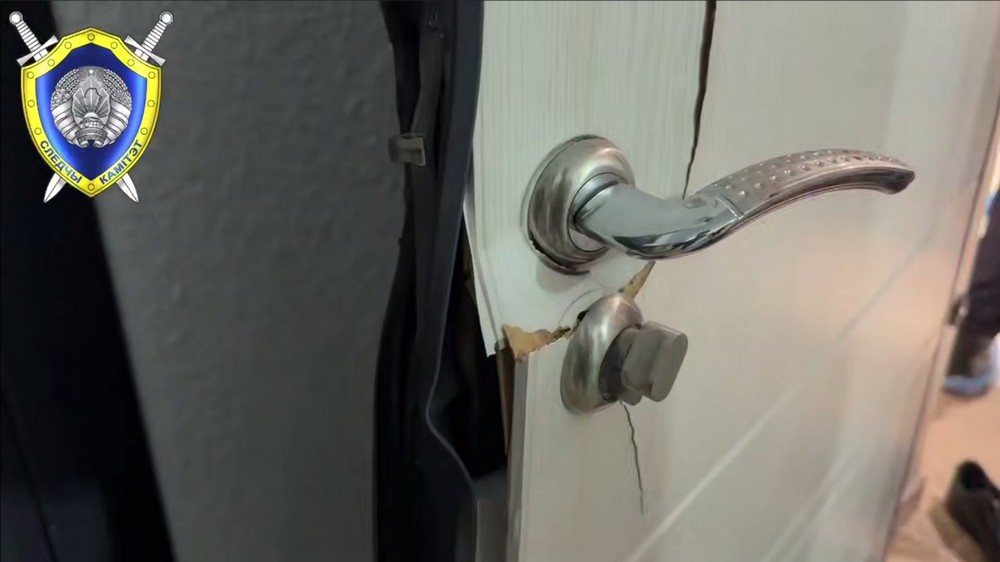 Квартира, в которой произошло убийство в Бресте 28 октября 2026 года. Скриншот видео Следственного комитета