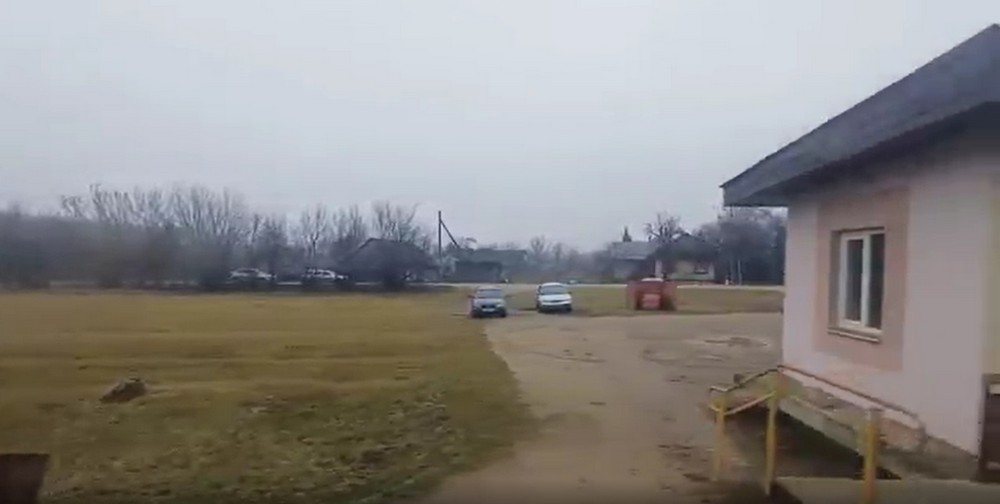 Парковка возле ж/д станции в Антополе. Скриншот видео